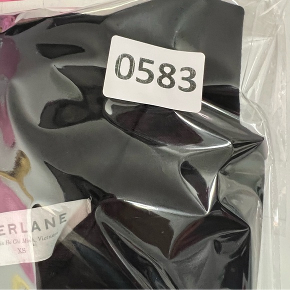 Everlane Ponte Knit Short Sleeve Black Front Pockets Heavyweight Blouse Size XS - Picture 8 of 8